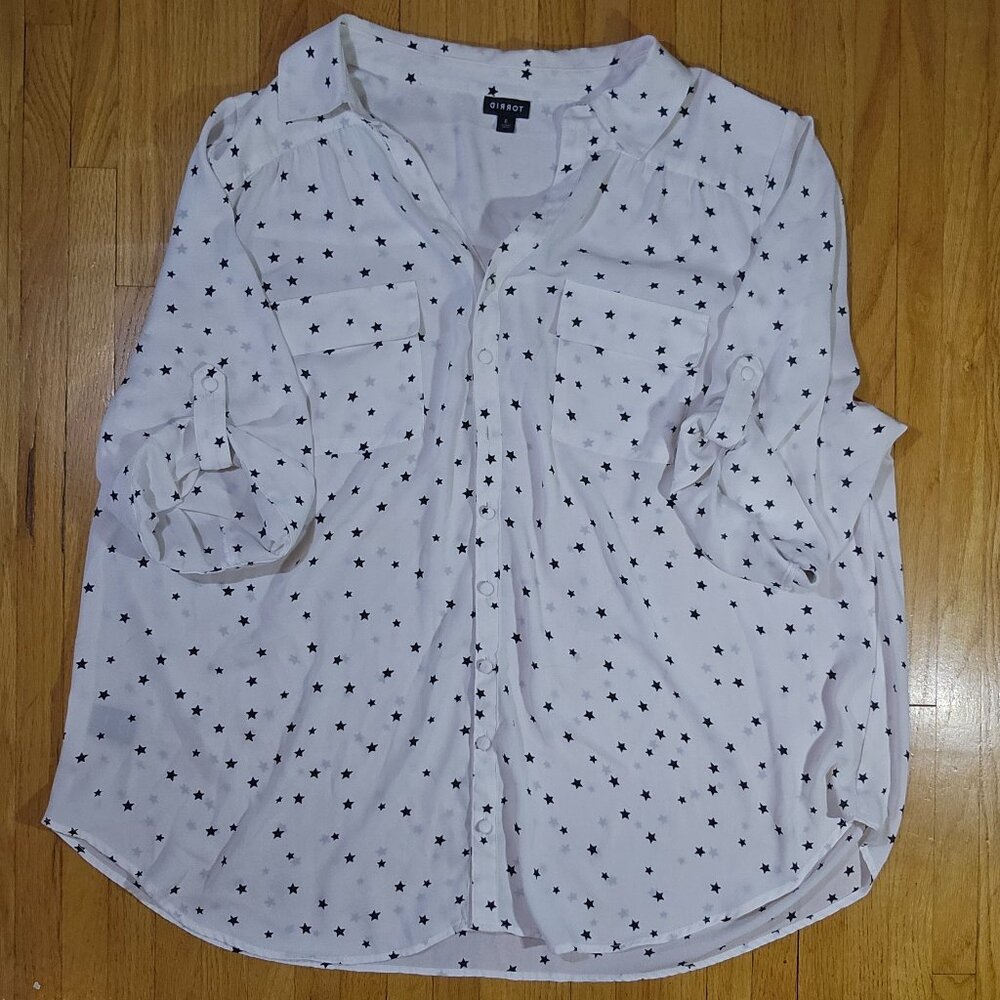 EUC Torrid Starry Button Front Cuffed Sleeve